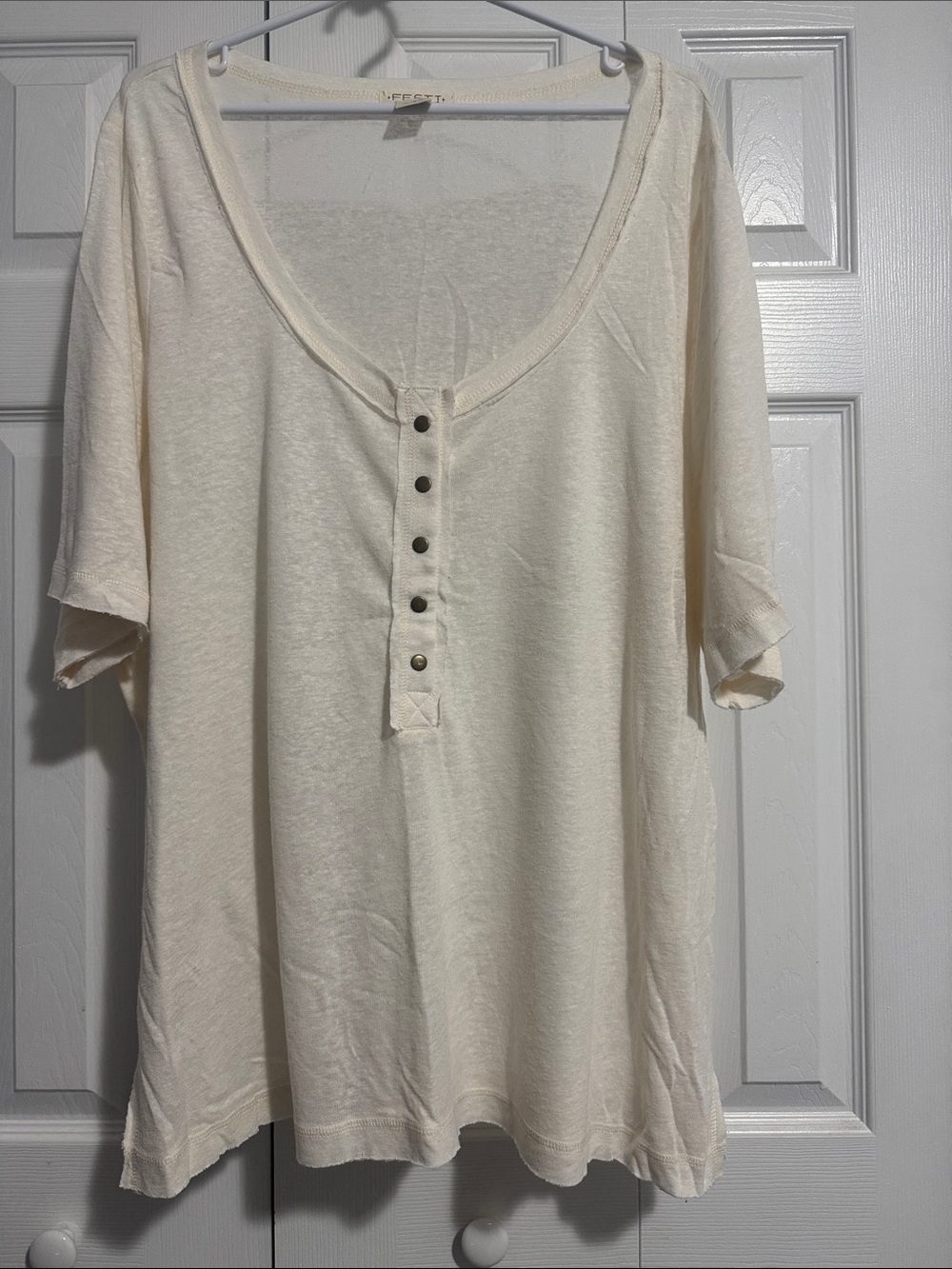 torrid Cream Scoop Neck Button-Front Short Sleeve Top